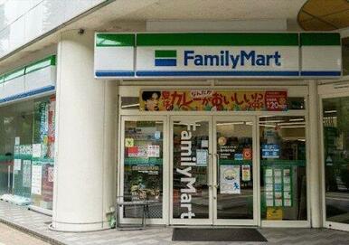 ファミリーマート福井県庁前店