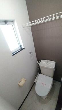 ★★トイレは嬉しい洗浄機能付き便座です♪★★