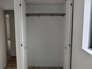 大切な洋服にはきちんと収納場所を用意したい