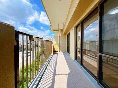 「バルコニー」日当たり良好です。