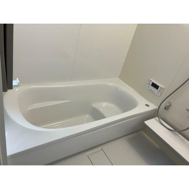 朝風呂、シャワー、夜のバスタイムと使い方は自在（1号棟）