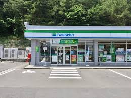 ファミリーマート南中山二丁目店