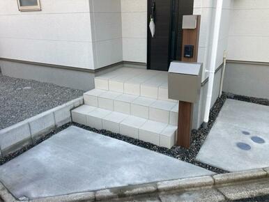 エントランスはまさに「住まいの顔」（1号棟）