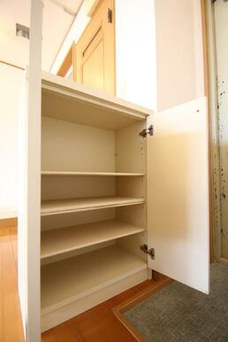 収納 シューズボックス