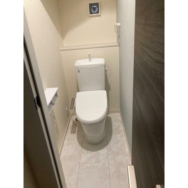 見落としなしで隅々チェック。トイレは家を映す鑑となります。（1号棟）