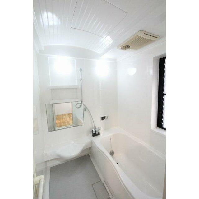 ゆったり過ごせるお風呂です