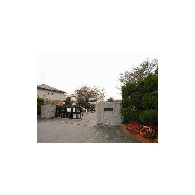 石橋小学校　1140ｍ/徒歩15分、車3分