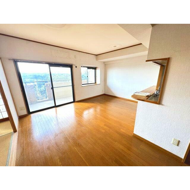 ダイニング、リビング部分。