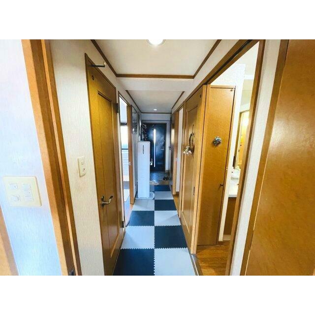 各部屋につながるホール、廊下部分。（引越し前）