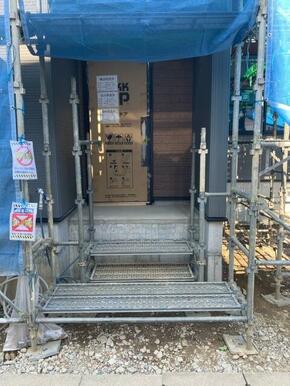 エントランスは重要なチェックポイントのひとつ（1号棟）