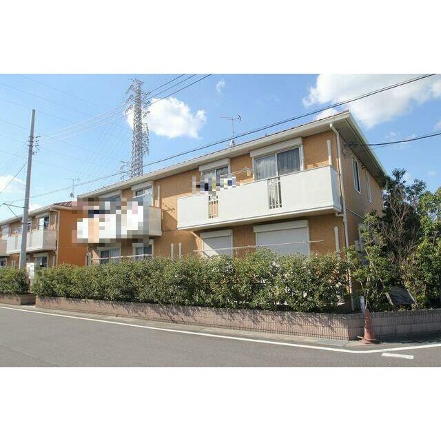 敷地内には駐車場があります。（要空き確認）