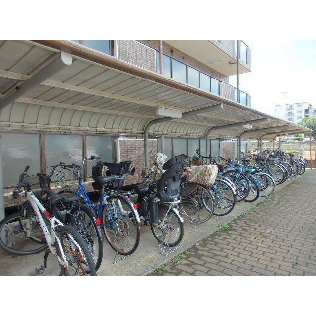 屋根付き駐輪場