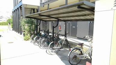 屋根付き駐輪場完備してます！