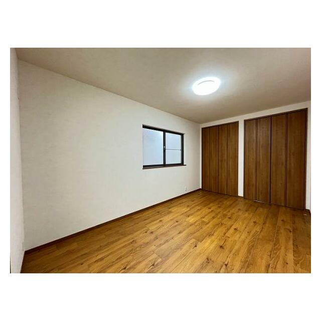 「2階南洋室」約7.5帖ございます。