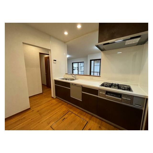 「キッチン」対面型のシステムキッチンを新品交換しました。食洗器付きです。