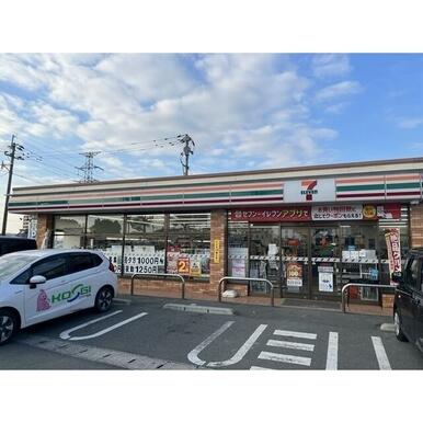 セブンイレブン境松店
