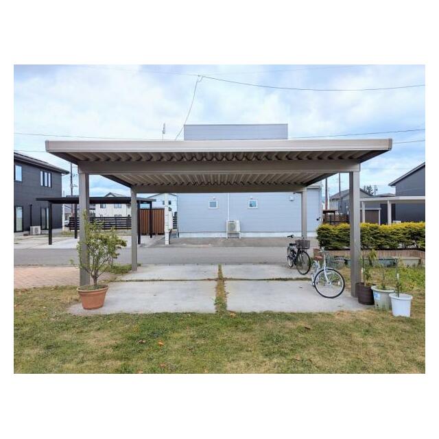 カーポート２台分