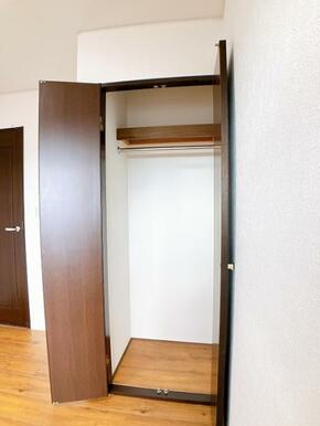 洋室２「収納」