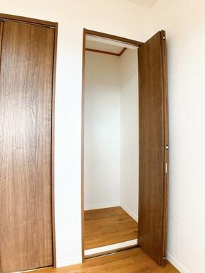 洋室１「収納２」