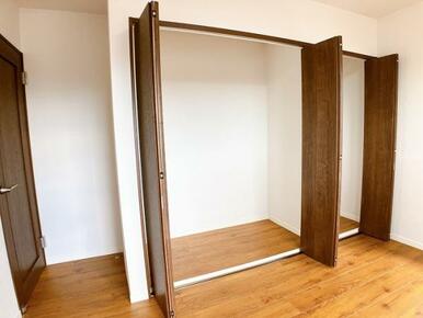 洋室1「収納１」