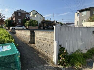 周りに高い建物が無いので開放感があります。