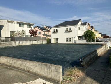 陽当たり・風通し良好。閑静な住宅地の土地。