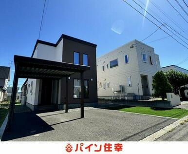 外観もきれいな築5年の築浅物件です♪
