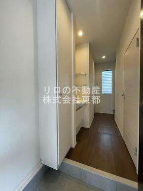 玄関から見たお部屋です☆