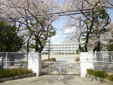 府中市立府中第三小学校