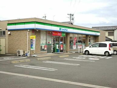ファミリーマート　静波一丁目店