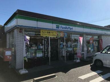 ファミリーマート鵜沼東町店まで687ｍ