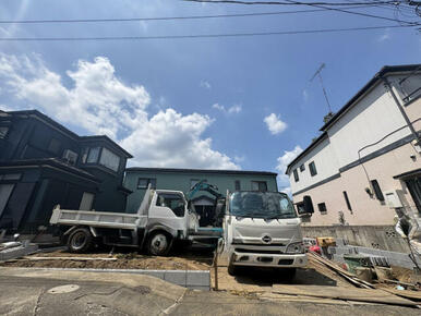 JR横浜線、小田急小田原線「町田」駅までバス10分バス停「ひなた村」まで徒歩4分