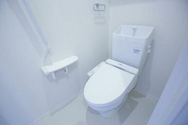 暖房洗浄便座付きのトイレ