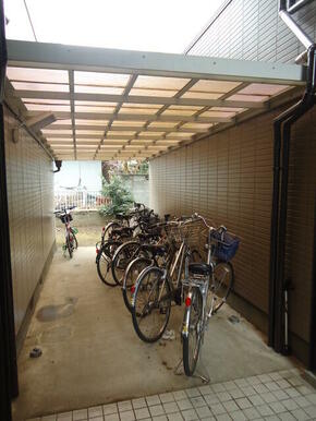 屋根付き駐輪場