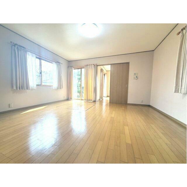 こちらの居間で趣味の時間をお楽しみください