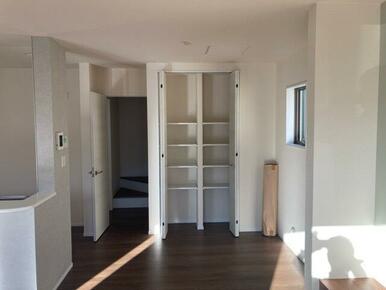 リラックスできる場所だからリビングは家具＆レイアウトにこだわりたい！（3号棟）