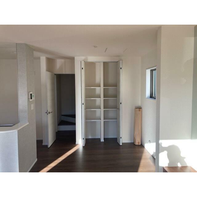 リラックスできる場所だからリビングは家具＆レイアウトにこだわりたい！（3号棟）