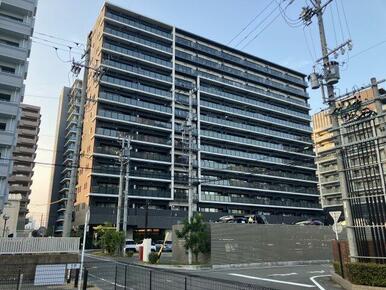 夕方の外観です。