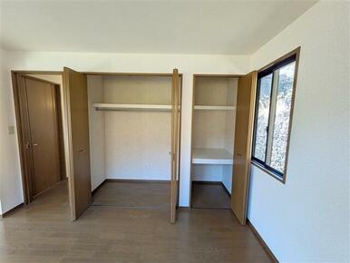 2F洋室です。中間を区切ることで、2部屋の子供部屋に模様替えできます。