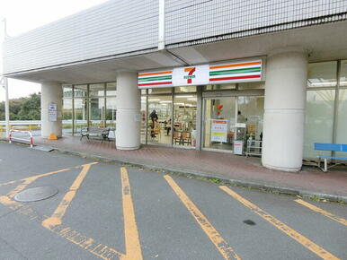 セブンイレブン（横浜総合病院店）