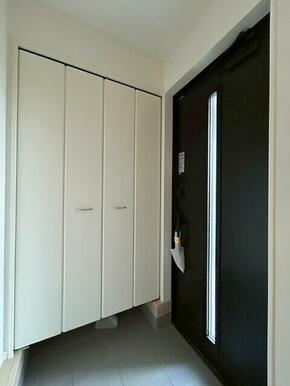 玄関には大容量の下駄箱あり！ 靴が好きな方にもおすすめです☆