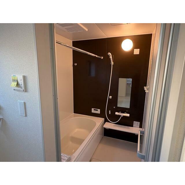 お風呂で疲れを洗い落として心地よく1日終了（3号棟）