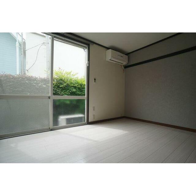 アクセントクロスを１面に施しております♪