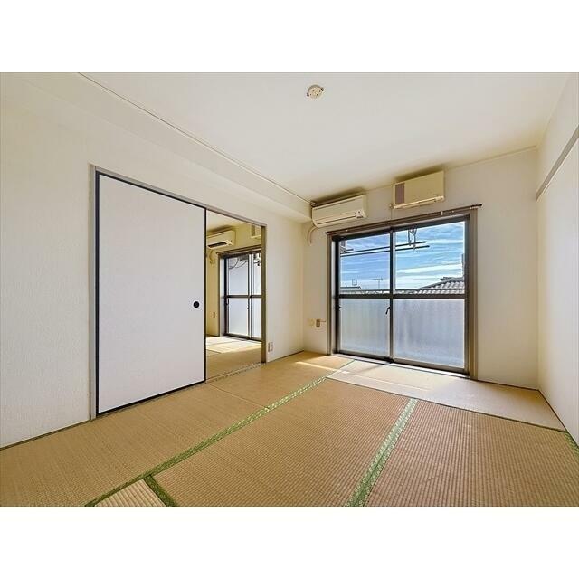 南側には和室が２間です