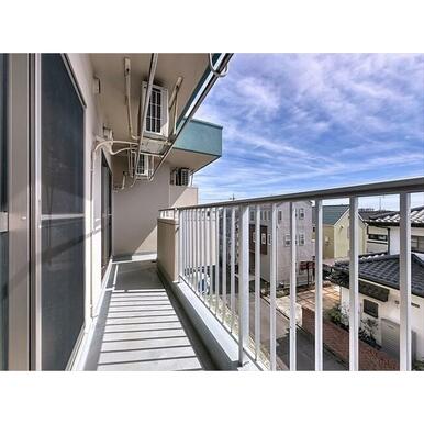 日当たり風通しの良いバルコニー