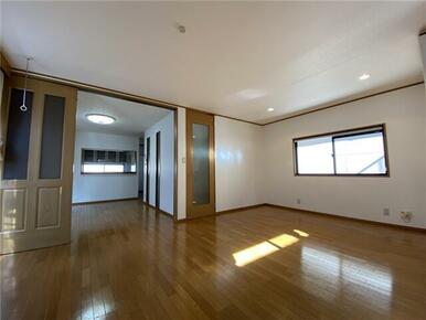 リビング（広々１２．２帖、その他６．５帖ダイニング）