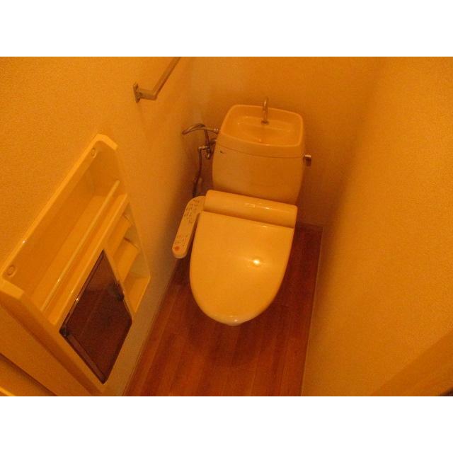 温水洗浄暖房便座搭載のトイレです☆