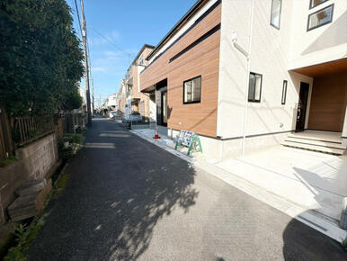 【外観写真】LDKは約16帖の広さに折上天井を採用。開放感のある空間でゆったりとお過ごしいただけます。
