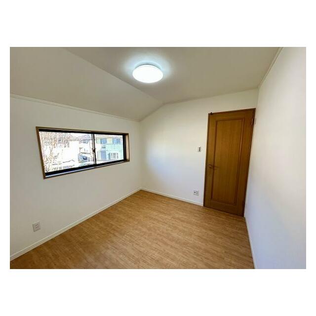 「2階北側洋室」約5畳です