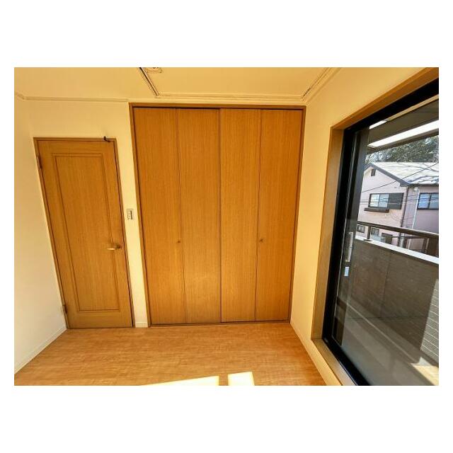 「2階南西側洋室」クローゼット付きです